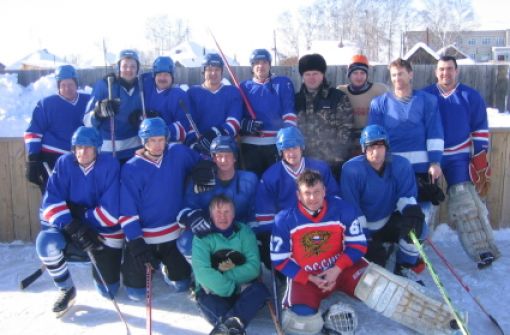 В хоккей играют настоящие мужчины!